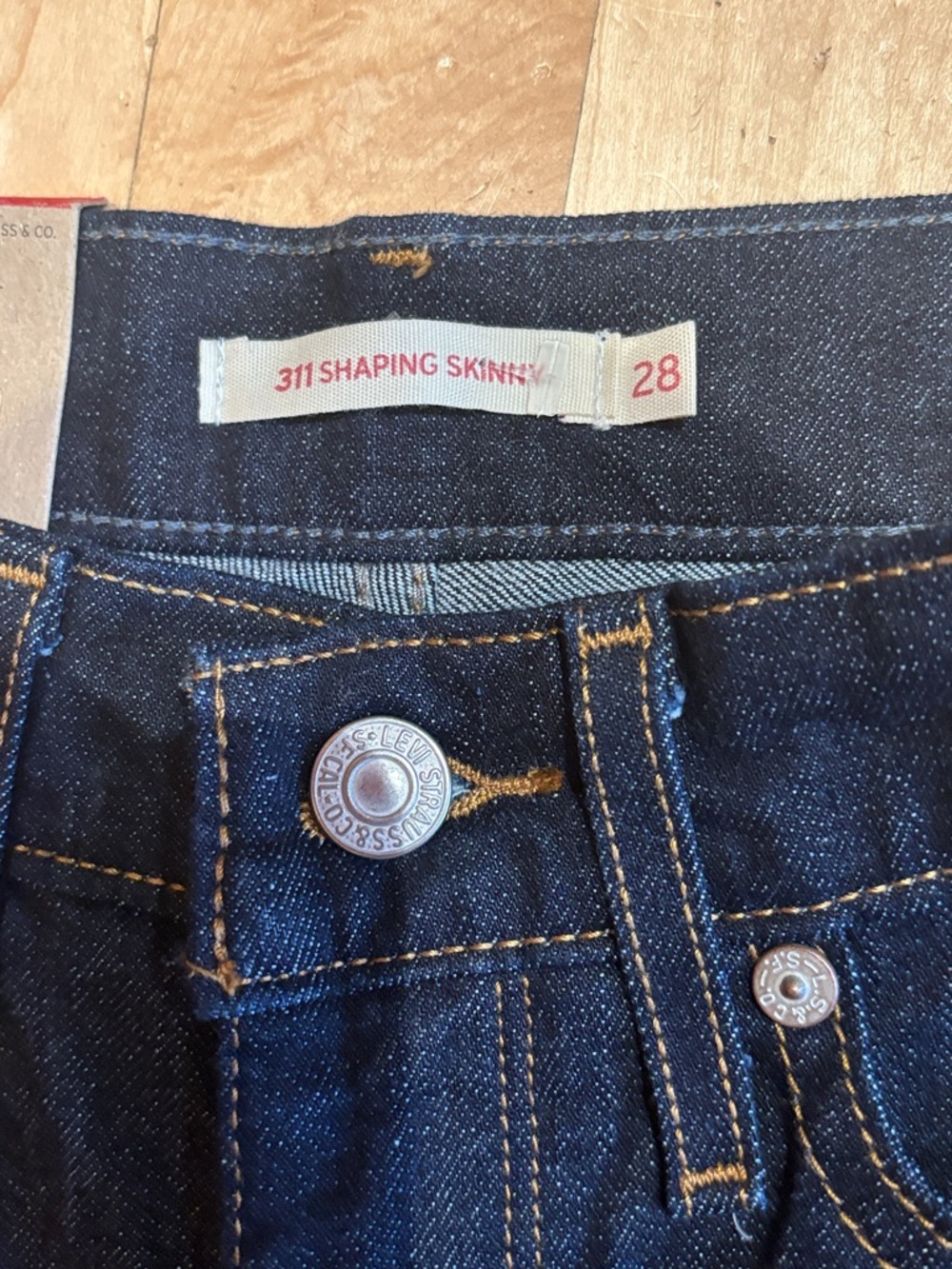 NWT Levi's Women’s 311 Shaping Skinny Jeans - Dark Blue size 28x30 - Picture 4 of 10